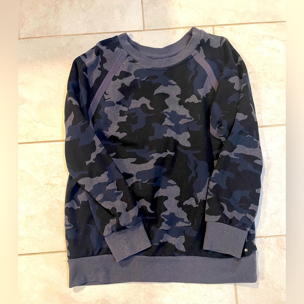 prAna Cozy Up Sweatshirt in Nautical Camo. Size XL